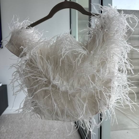 cult gaia Tops - Cult Gaia White Feathered off should crop top